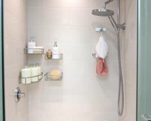 Accessori per la doccia: ordine e funzionalità