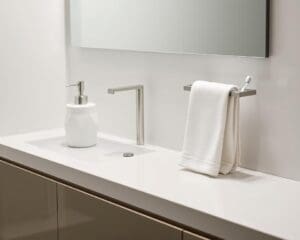 Accessori per un bagno minimalista e moderno