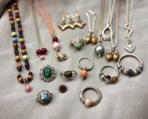 Bijoux fatti a mano: Piccole opere d’arte da indossare