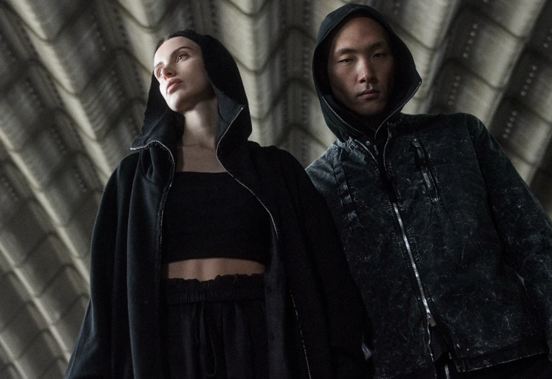 abbigliamento Thom Krom su mono-krom.com